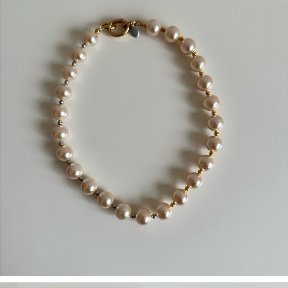Karo Koru Pearl oversized necklace